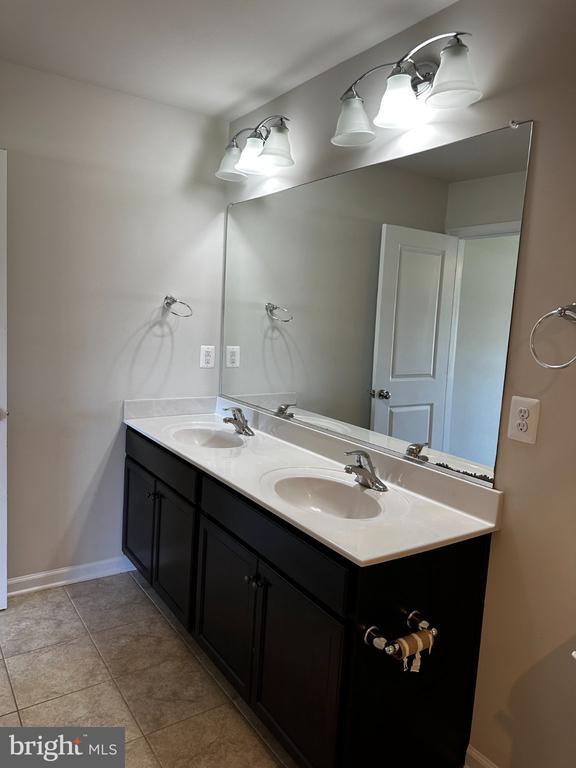 Building Photo - 4203 Flanders Ct