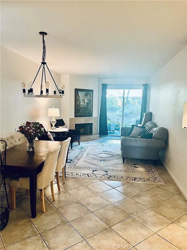 Building Photo - "Charming 2-Bedroom Haven in Santa Ana – Your Ideal Retreat Awaits!"