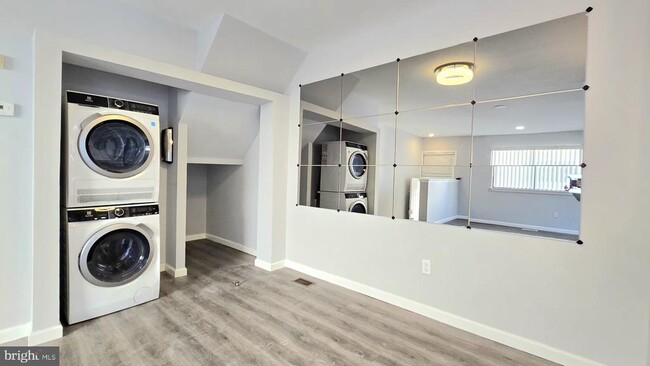 Building Photo - 1517 Gregg St