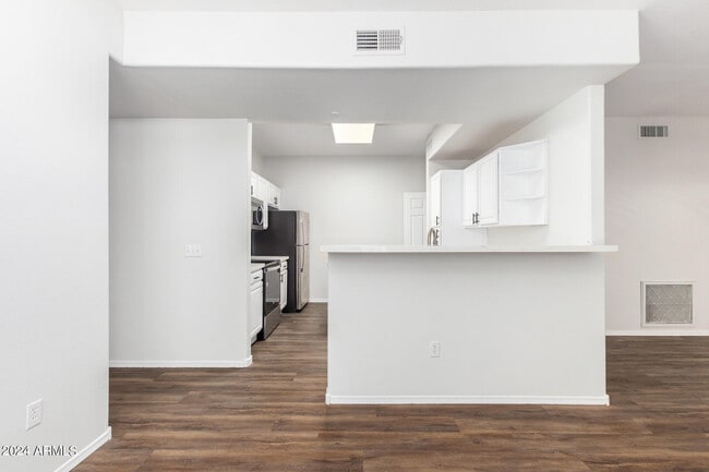 Building Photo - 9550 E Thunderbird Rd