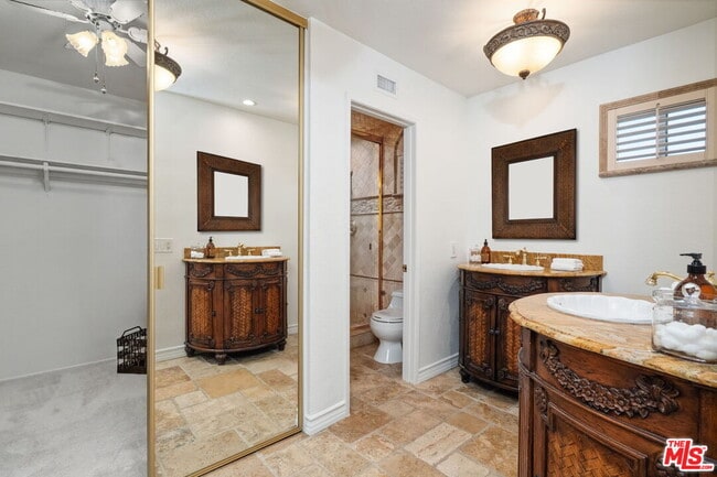 Building Photo - 6497 Country Club Dr