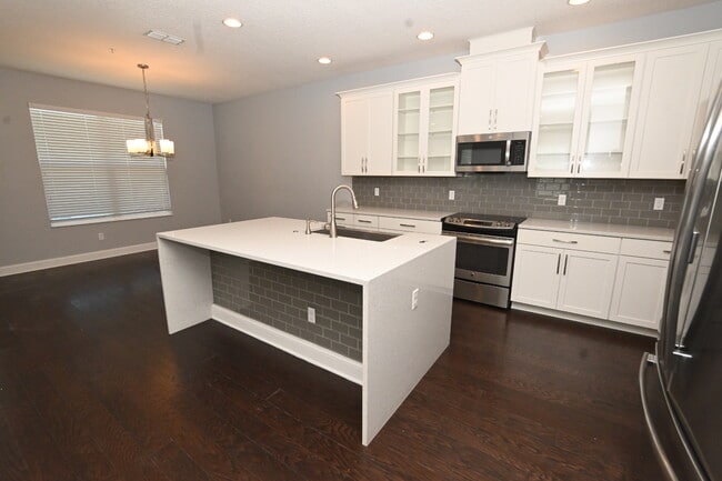 Building Photo - 15169 Sunrise Grove Ct