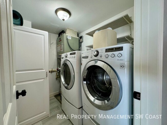 Building Photo - 4260 SE 20th Pl