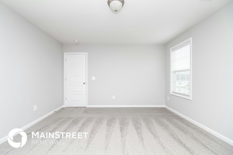 Building Photo - 705 Mitscher Dr