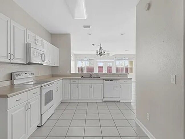 Building Photo - 2612 Ravenwood Ct
