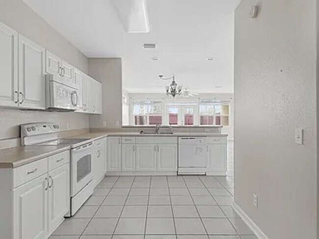 Building Photo - Single-Family House for Rent