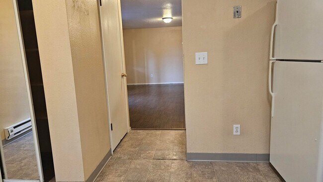 Building Photo - Glendale Duplex