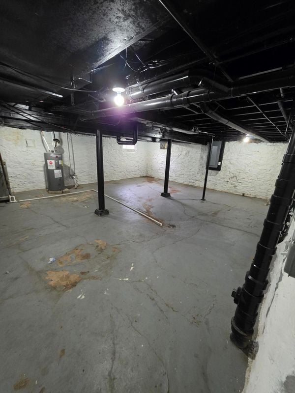 Building Photo - 10826 E Ayers Ave