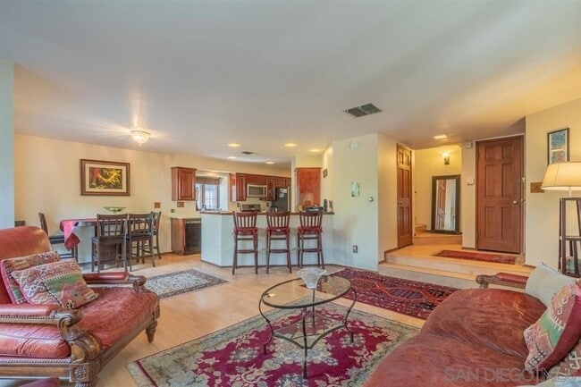 Building Photo - 8642 Villa La Jolla Dr