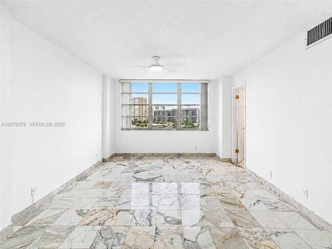 Building Photo - 137 Golden Isles Dr