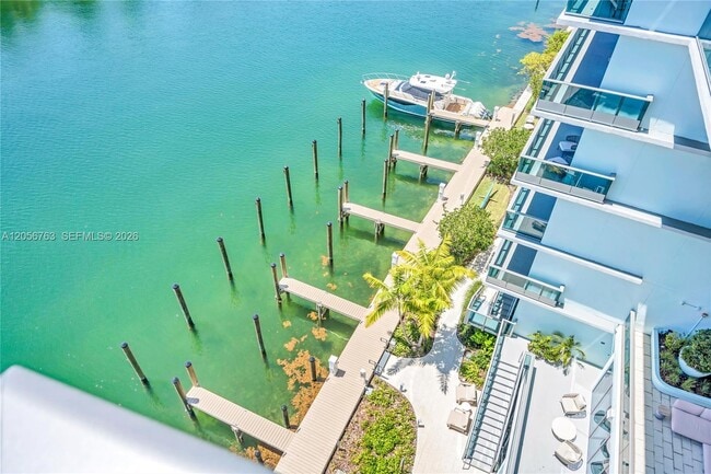 Building Photo - 9201 E Bay Harbor Dr