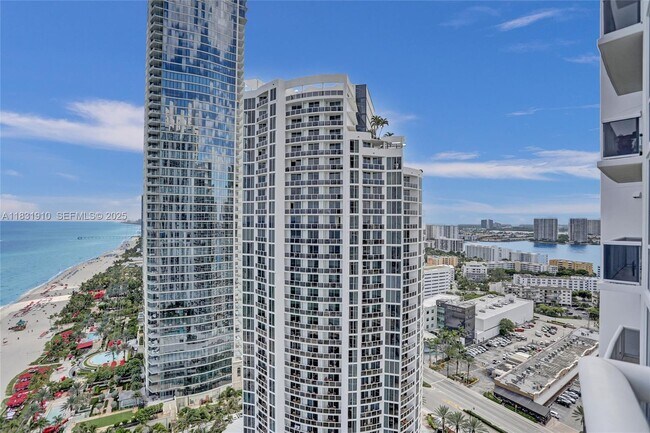 Building Photo - 18101 Collins Ave