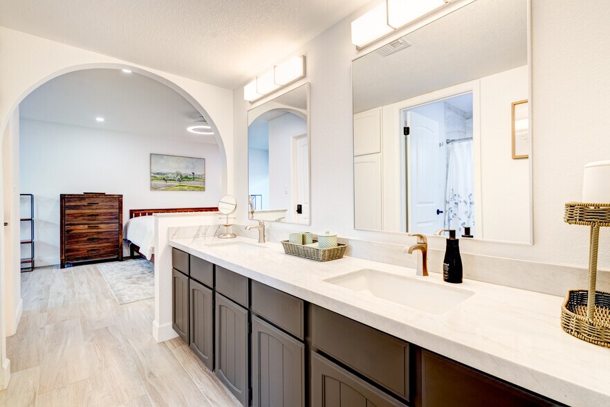 Building Photo - 6110 N 13th St