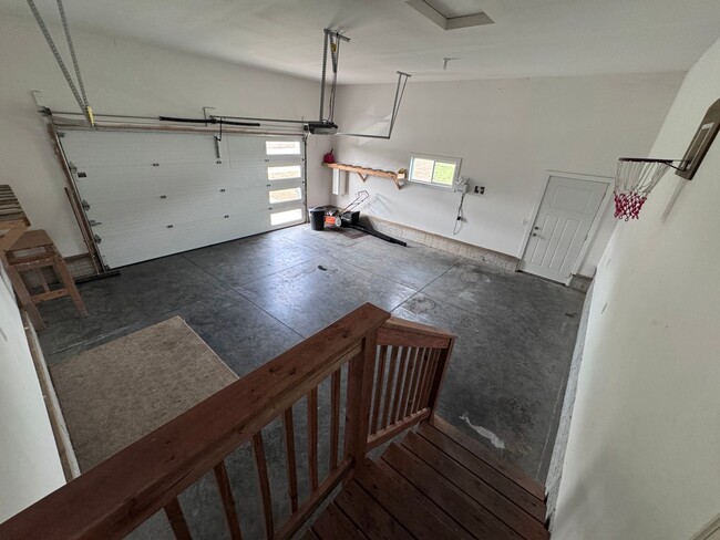 Building Photo - $2800 - 4 Bed 3 Bath Home in Westside Siou...