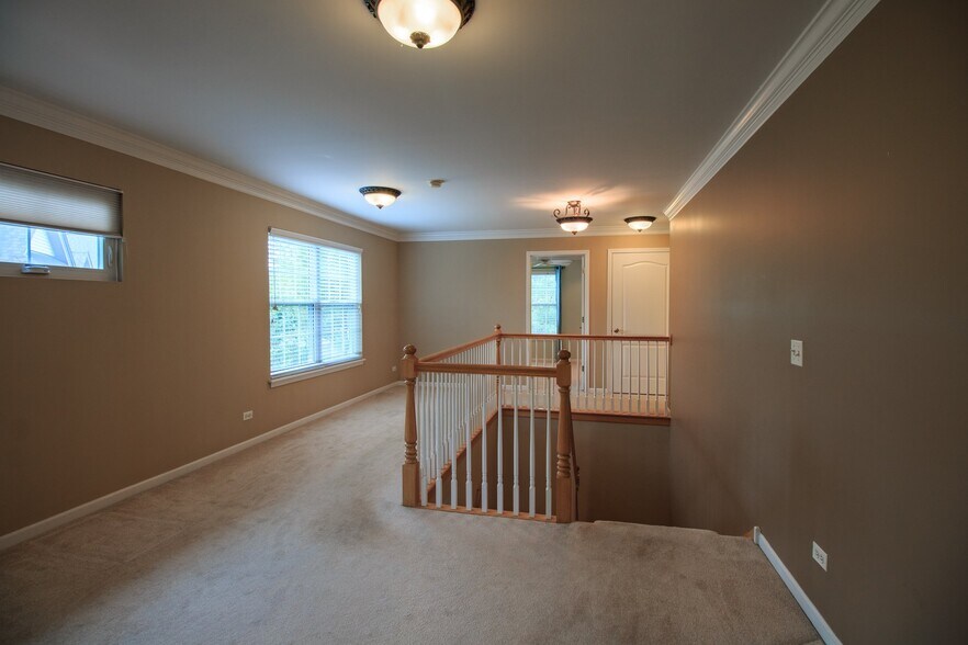 Building Photo - 24813 Ironwood Ct