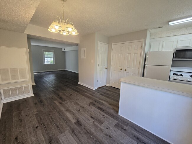 Building Photo - 4812 Blue Bird Ct