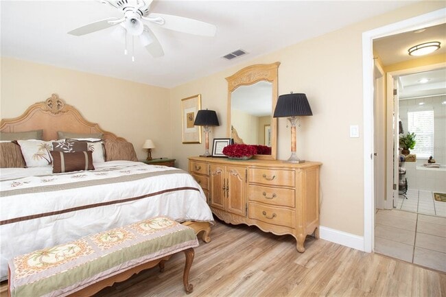 Building Photo - 4333 Newbury Dr