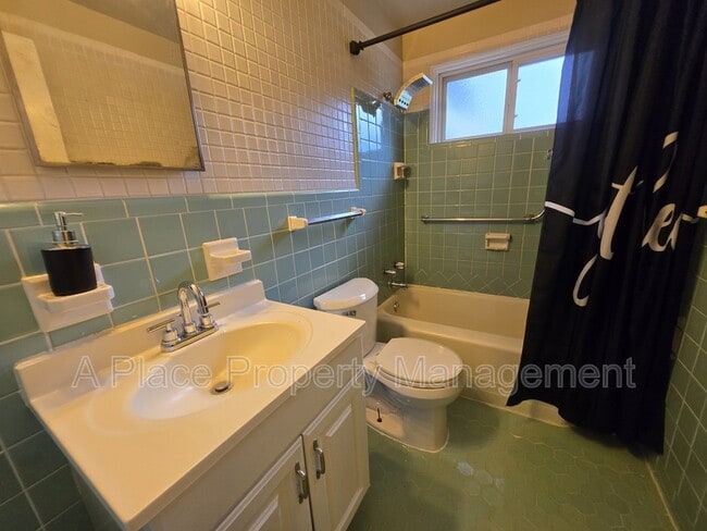 Building Photo - 8444 Engler Ave