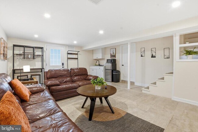 Building Photo - 7024 Lee Park Ct