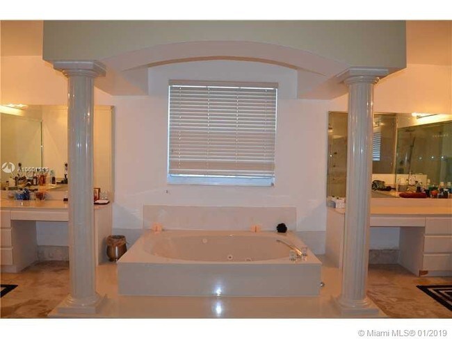 Building Photo - 1379 NW 166th Ave