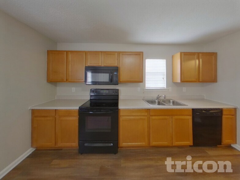 Building Photo - 381 Valley Heights Ln