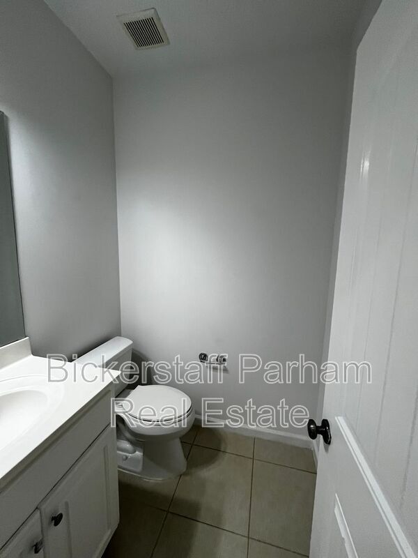 Building Photo - 7013 Imperial Way