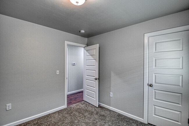 Building Photo - New Construction in Varenna Landing! Storm shelter and lawn care included!