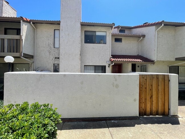 Primary Photo - Beautiful Updated 3 Bedroom, 2 1/2 Bath Condo