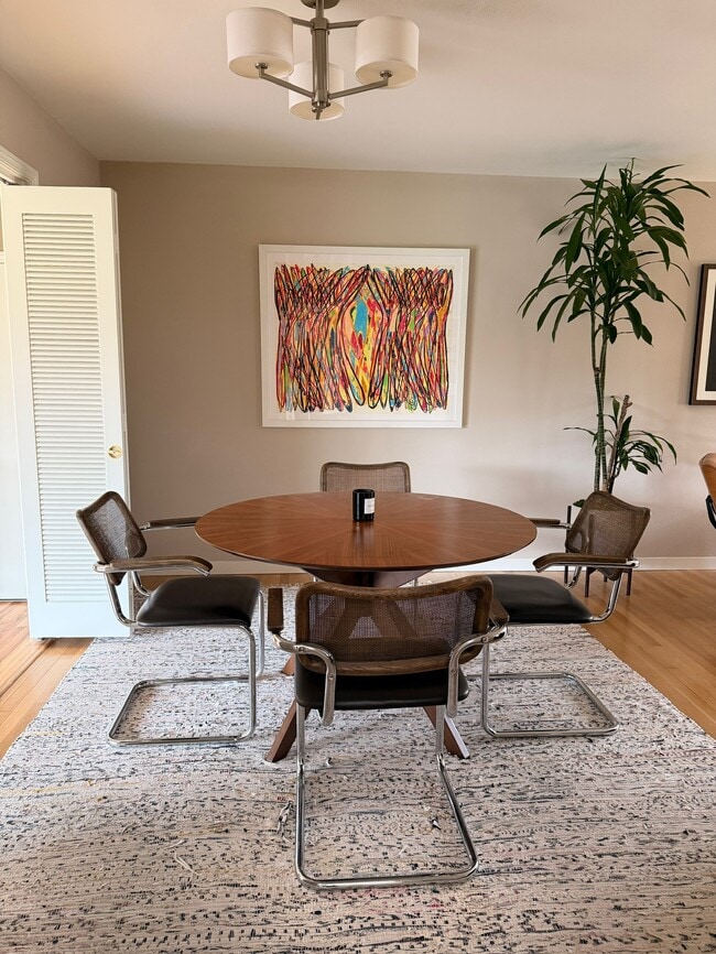 Building Photo - 3860 Linda Vista Ave