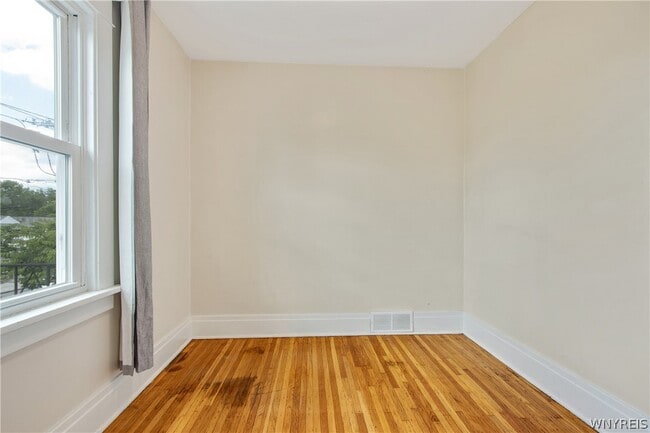 Building Photo - 509 Hinman Ave