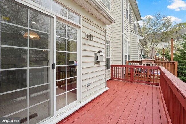 Building Photo - 13044 Town Commons Dr