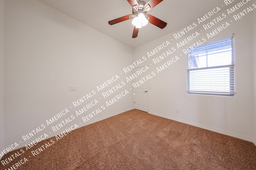 Building Photo - 1133 E Buckingham Ave