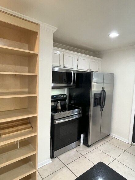 Building Photo - 3803 Lookout Dr