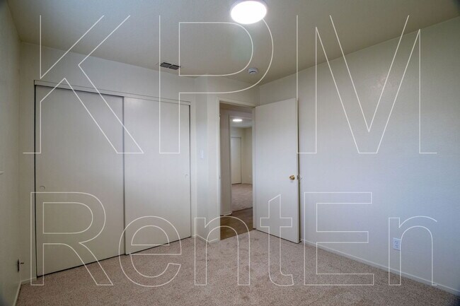 Building Photo - 1803 Westmora Ave