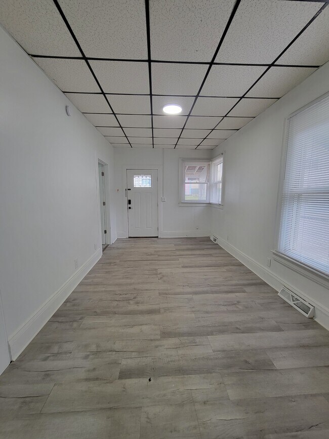Building Photo - 920 Hendrix Ave