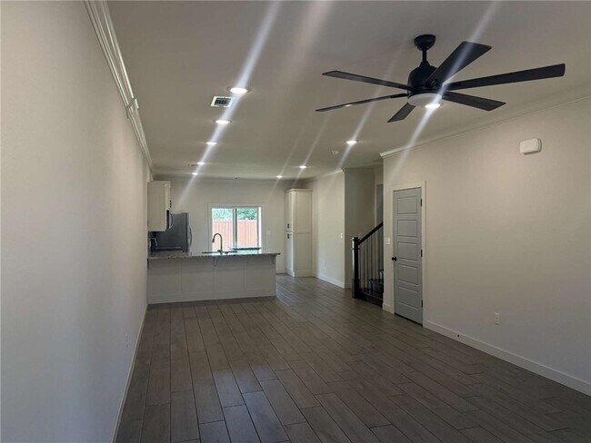 Building Photo - 3217 SW Hillstone Ave