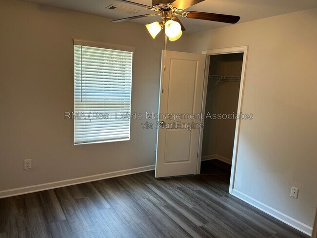 Building Photo - 1804 Carrington Dr