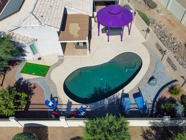 Building Photo - 1541 E Peregrine Trail