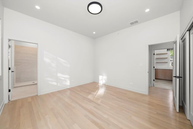 Building Photo - 1037 Belleforte Ave