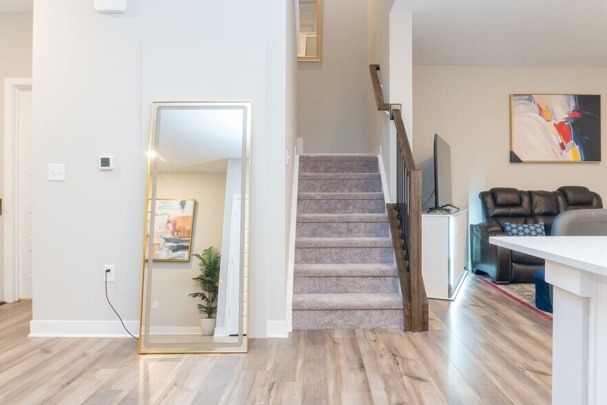 Building Photo - 7028 Sunstone Pl