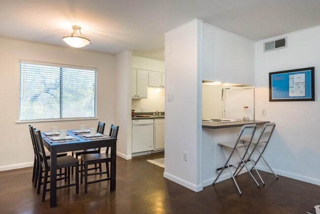 Building Photo - 3914 Avenue D