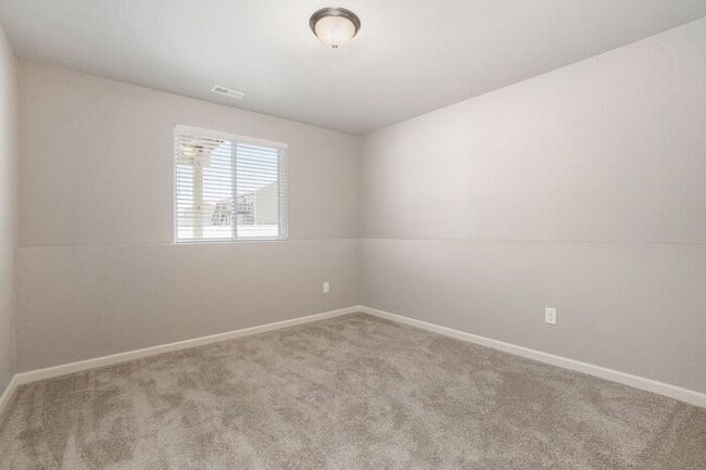 Building Photo - 3155 Alder Dr SW