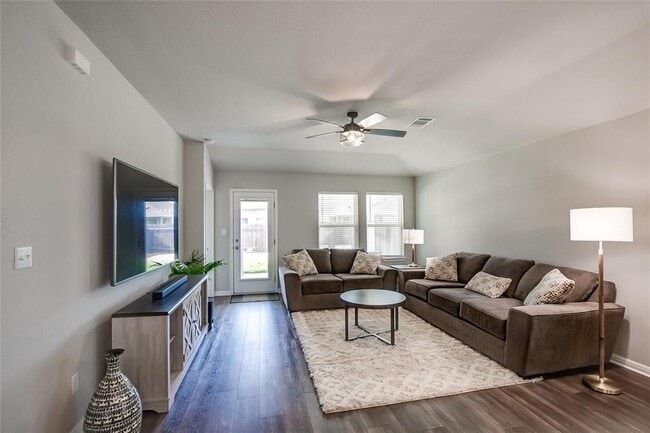 Building Photo - 403 Grapefruit Rd