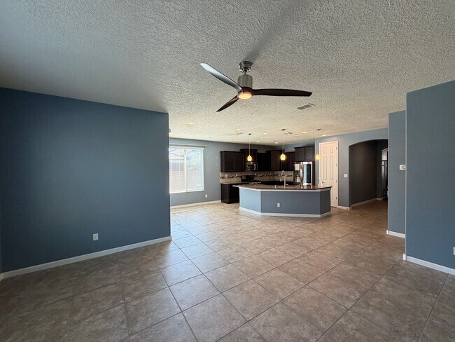 Building Photo - 4 Bedroom Single Story Home Available Near Golf Course Rd & Southern Blvd!