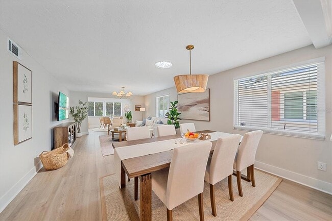 Building Photo - 914 Spanish Dr S