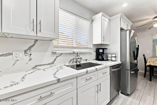 Building Photo - 45554 6th St E