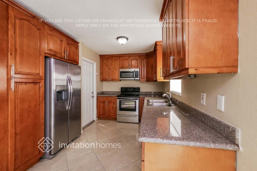 Building Photo - 7750 NW 45th Ct