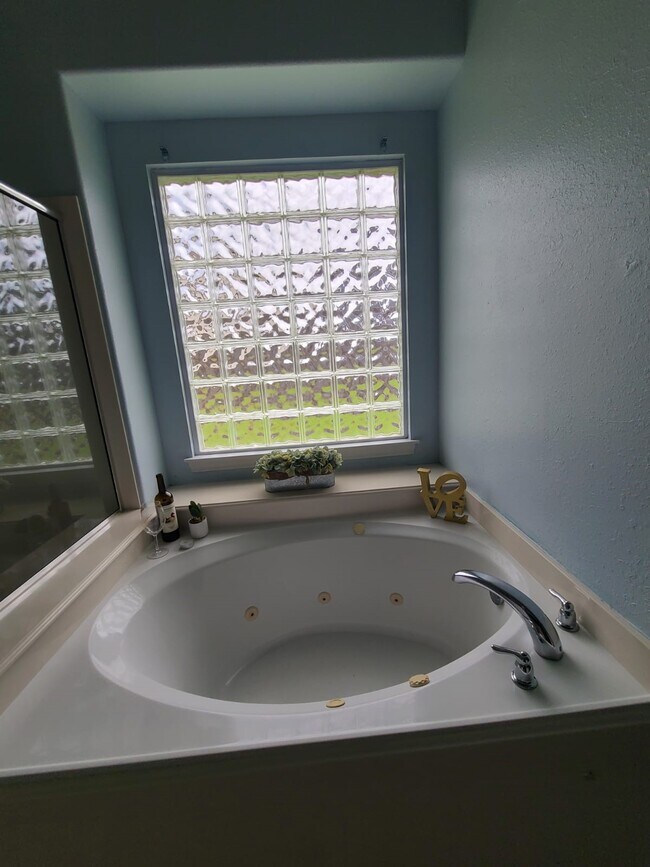 Building Photo - 6427 Stone Landing Ln