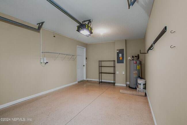 Building Photo - Beautiful 2/2.5 in Fleming Island