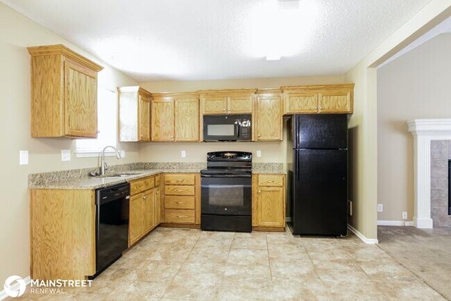 Building Photo - 1411 NW High View Dr, Grain Valley, MO 64029